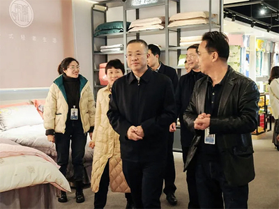 新余市市委常委、市委副書(shū)記一行蒞臨雨蘭家紡調(diào)研